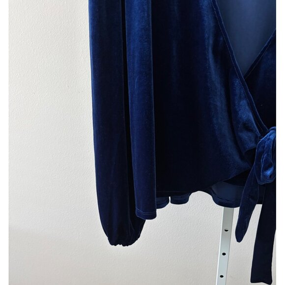 New York & Company Top XXL NWT Velvet Wrap Bishop Sleeve Tie Waist Quiet Luxury - Picture 11 of 11